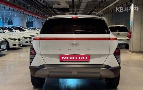 Hyundai Kona, 2024 год, 2 350 000 рублей, 4 фотография
