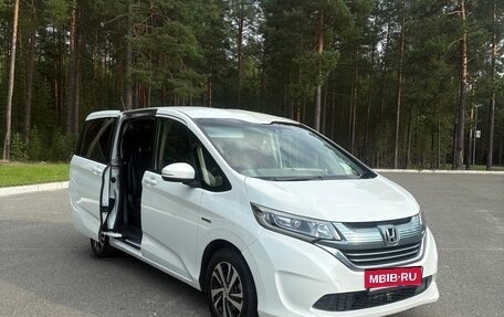 Honda Freed II, 2019 год, 1 600 000 рублей, 4 фотография