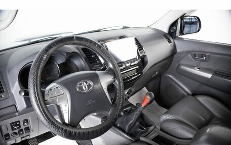 Toyota Hilux VII, 2012 год, 1 999 000 рублей, 7 фотография