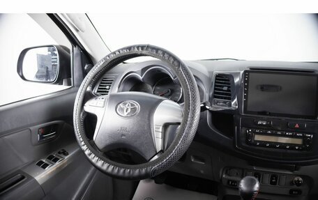 Toyota Hilux VII, 2012 год, 1 999 000 рублей, 11 фотография