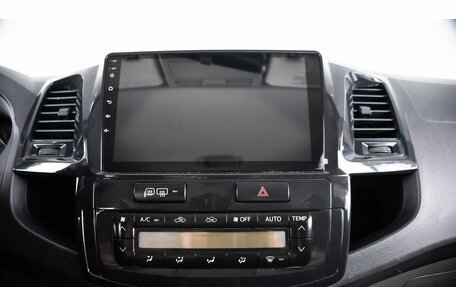 Toyota Hilux VII, 2012 год, 1 999 000 рублей, 17 фотография