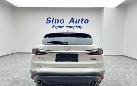Mazda CX-4, 2022 год, 2 100 000 рублей, 5 фотография