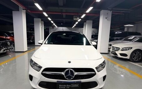Mercedes-Benz A-Класс, 2020 год, 1 750 000 рублей, 2 фотография