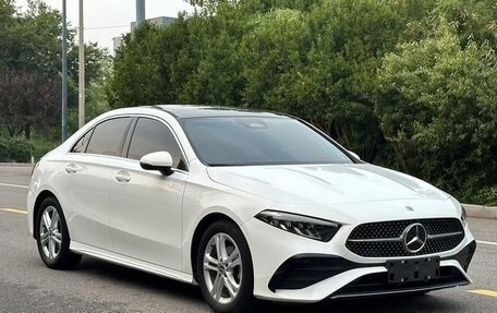 Mercedes-Benz A-Класс, 2023 год, 2 130 000 рублей, 3 фотография