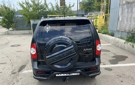 Chevrolet Niva I рестайлинг, 2011 год, 380 000 рублей, 2 фотография