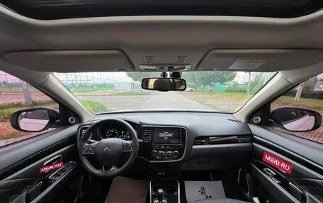 Mitsubishi Outlander III рестайлинг 3, 2022 год, 1 780 001 рублей, 10 фотография