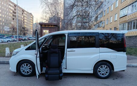 Honda Stepwgn IV, 2015 год, 1 830 000 рублей, 3 фотография
