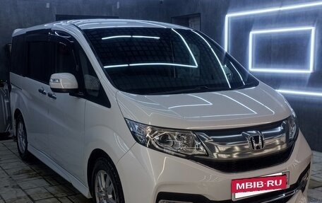 Honda Stepwgn IV, 2015 год, 1 830 000 рублей, 2 фотография