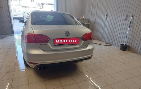 Volkswagen Jetta VI, 2011 год, 1 220 000 рублей, 6 фотография
