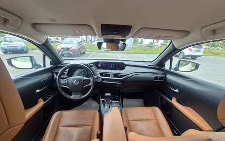 Lexus UX I, 2019 год, 3 519 900 рублей, 13 фотография