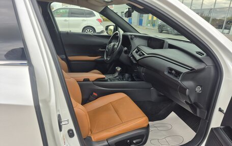 Lexus UX I, 2019 год, 3 519 900 рублей, 26 фотография