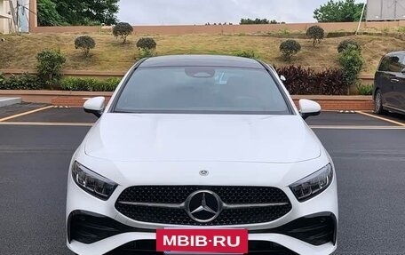 Mercedes-Benz A-Класс, 2024 год, 1 950 000 рублей, 2 фотография