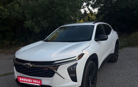 Chevrolet Trax, 2023 год, 1 980 000 рублей, 2 фотография