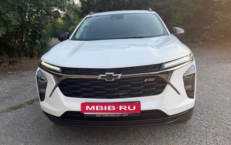Chevrolet Trax, 2023 год, 1 980 000 рублей, 3 фотография