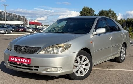 Toyota Camry V40, 2002 год, 635 000 рублей, 2 фотография