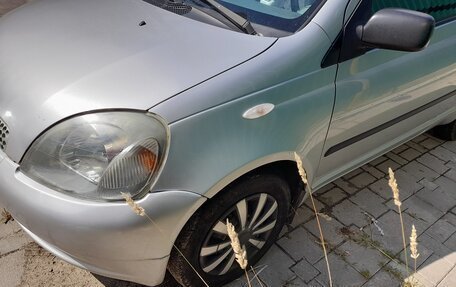 Toyota Yaris I рестайлинг, 2001 год, 197 000 рублей, 3 фотография