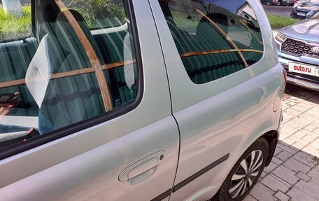 Toyota Yaris I рестайлинг, 2001 год, 197 000 рублей, 4 фотография