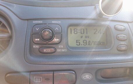 Toyota Yaris I рестайлинг, 2001 год, 197 000 рублей, 19 фотография