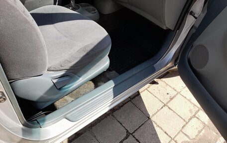 Toyota Yaris I рестайлинг, 2001 год, 197 000 рублей, 17 фотография