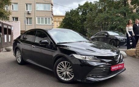 Toyota Camry, 2019 год, 2 500 000 рублей, 1 фотография