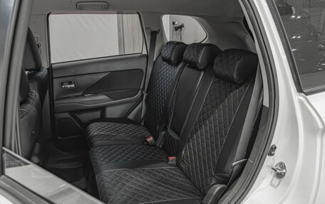 Mitsubishi Outlander III рестайлинг 3, 2015 год, 1 250 000 рублей, 11 фотография