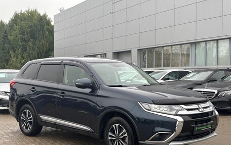 Mitsubishi Outlander III рестайлинг 3, 2018 год, 1 850 000 рублей, 2 фотография