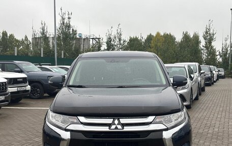 Mitsubishi Outlander III рестайлинг 3, 2018 год, 1 850 000 рублей, 3 фотография