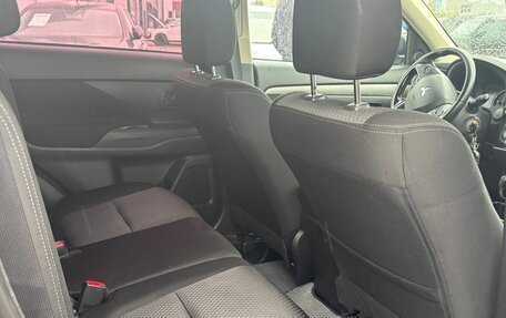 Mitsubishi Outlander III рестайлинг 3, 2018 год, 1 850 000 рублей, 11 фотография