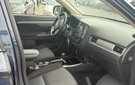 Mitsubishi Outlander III рестайлинг 3, 2018 год, 1 850 000 рублей, 9 фотография