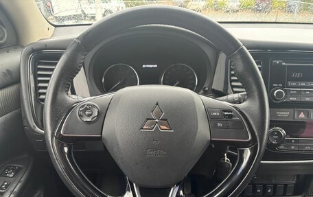 Mitsubishi Outlander III рестайлинг 3, 2018 год, 1 850 000 рублей, 19 фотография