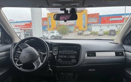 Mitsubishi Outlander III рестайлинг 3, 2018 год, 1 850 000 рублей, 25 фотография