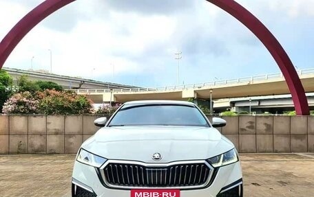 Skoda Octavia IV, 2022 год, 1 870 000 рублей, 2 фотография