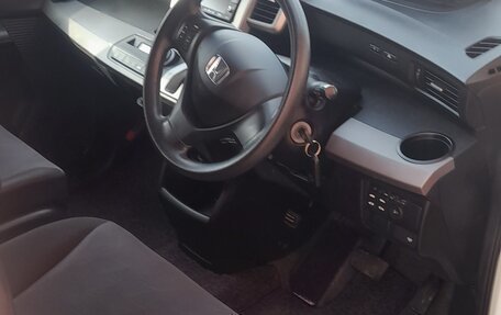 Honda Freed I, 2010 год, 950 000 рублей, 5 фотография
