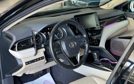 Toyota Camry, 2021 год, 3 750 000 рублей, 10 фотография