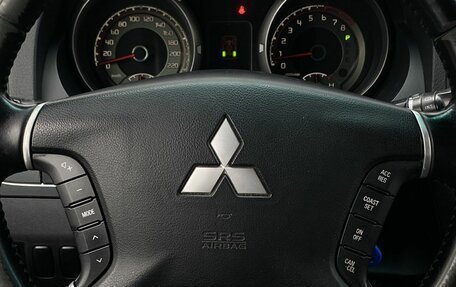 Mitsubishi Pajero IV, 2011 год, 1 899 000 рублей, 15 фотография