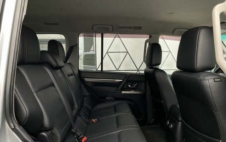 Mitsubishi Pajero IV, 2011 год, 1 899 000 рублей, 24 фотография