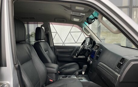Mitsubishi Pajero IV, 2011 год, 1 899 000 рублей, 22 фотография