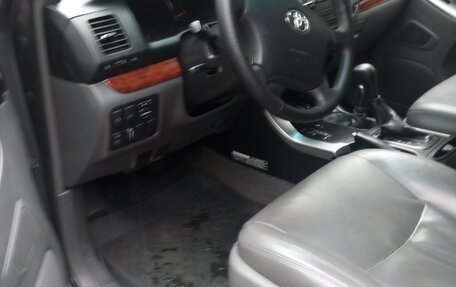 Toyota Land Cruiser Prado 120 рестайлинг, 2005 год, 1 600 000 рублей, 12 фотография