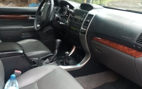 Toyota Land Cruiser Prado 120 рестайлинг, 2005 год, 1 600 000 рублей, 22 фотография