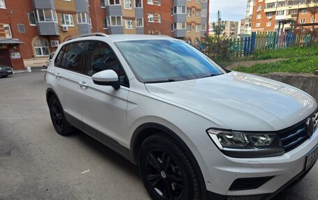 Volkswagen Tiguan II, 2018 год, 2 850 000 рублей, 4 фотография