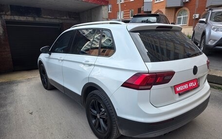 Volkswagen Tiguan II, 2018 год, 2 850 000 рублей, 2 фотография