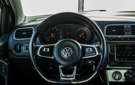 Volkswagen Polo VI (EU Market), 2018 год, 900 000 рублей, 19 фотография