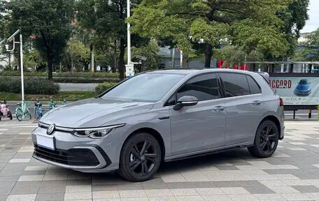 Volkswagen Golf VIII, 2023 год, 1 989 000 рублей, 1 фотография