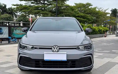 Volkswagen Golf VIII, 2023 год, 1 989 000 рублей, 2 фотография