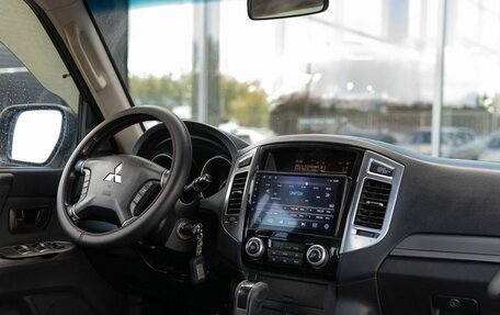 Mitsubishi Pajero IV, 2014 год, 2 100 000 рублей, 10 фотография