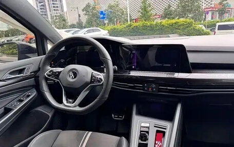 Volkswagen Golf VIII, 2023 год, 1 989 000 рублей, 7 фотография