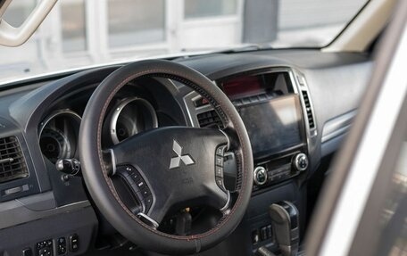 Mitsubishi Pajero IV, 2014 год, 2 100 000 рублей, 11 фотография