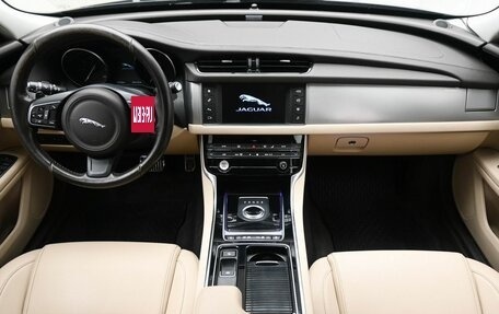 Jaguar XF II, 2018 год, 2 040 000 рублей, 8 фотография