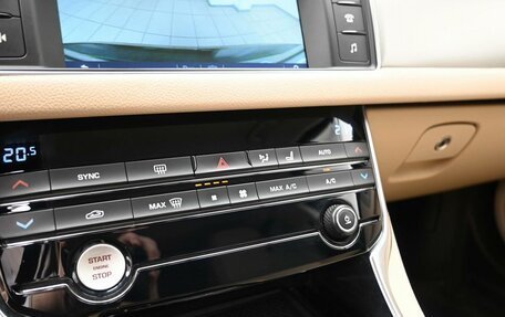 Jaguar XF II, 2018 год, 2 040 000 рублей, 17 фотография