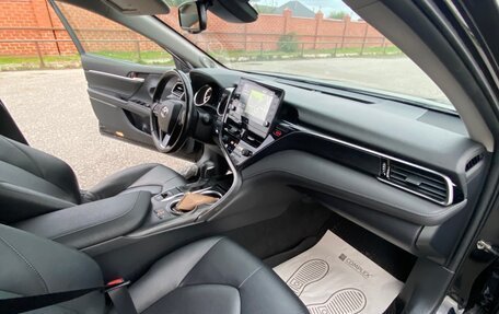 Toyota Camry, 2021 год, 3 150 000 рублей, 10 фотография
